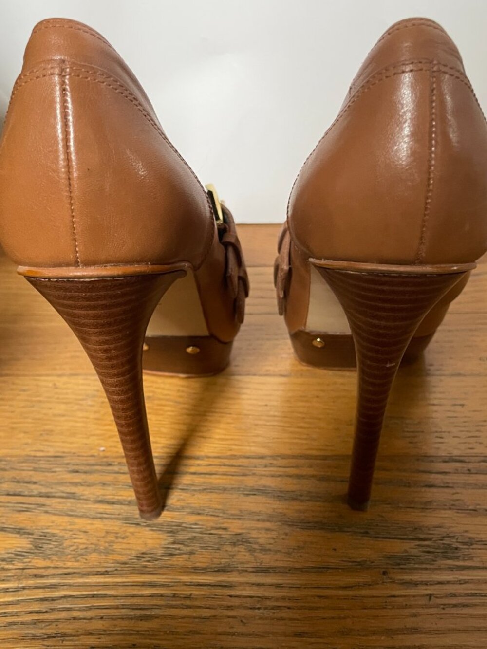 Michael Kors "Becca" pumps in camel or tan. Size 7.5 - Picture 5 of 9